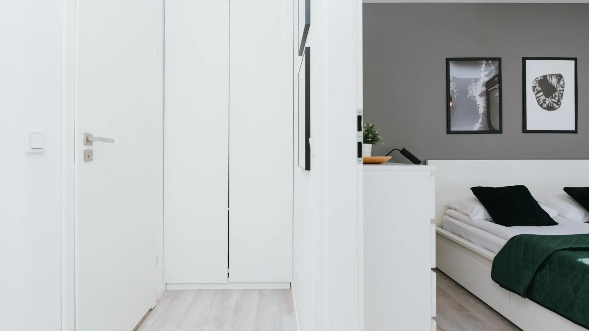 Horizon Apartments - Krowoderska Krakow 0*,  Poland